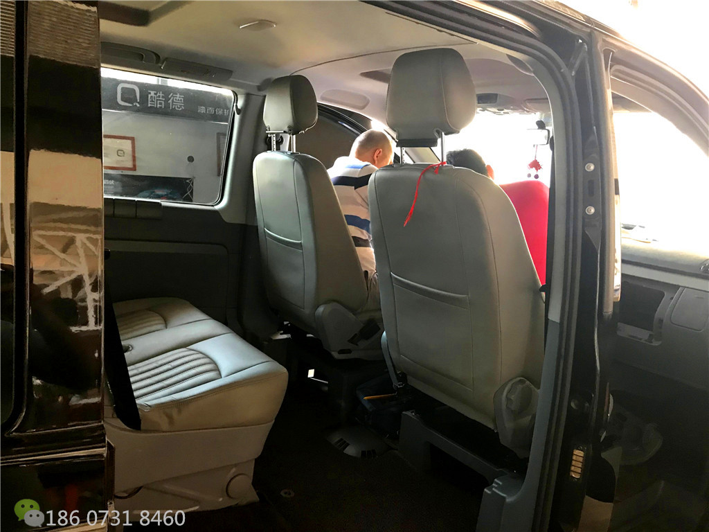 奔馳威霆商務房車內飾午夜精品网站在线观看